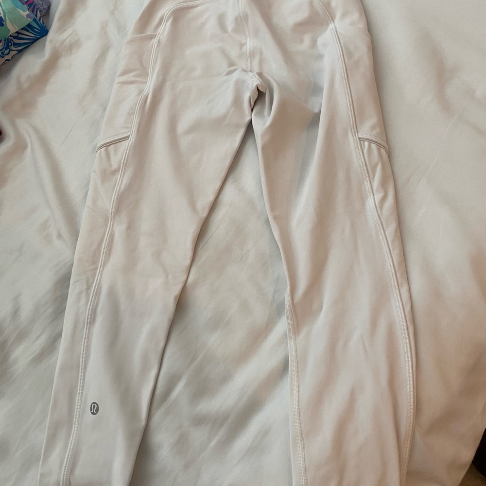 Lululemon white leggings with pockets